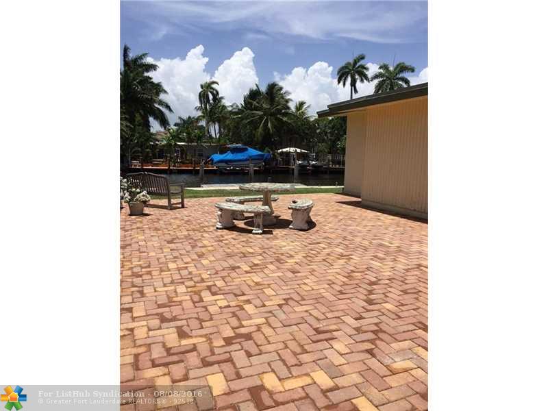 525 SE 25 Avenue, Fort Lauderdale, FL 33301