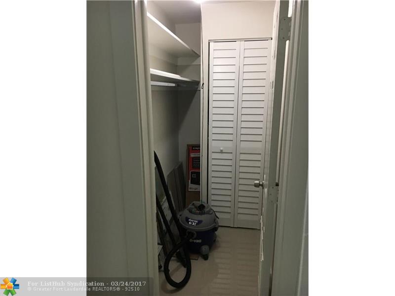 924 NE 17th Ter, Fort Lauderdale, FL 33304