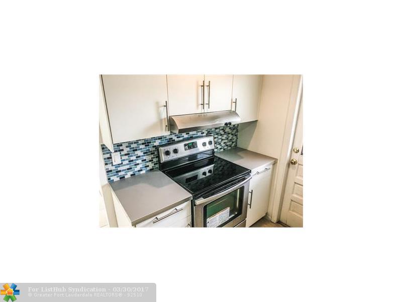 2718 NE 14th St 5, Fort Lauderdale, FL 33304