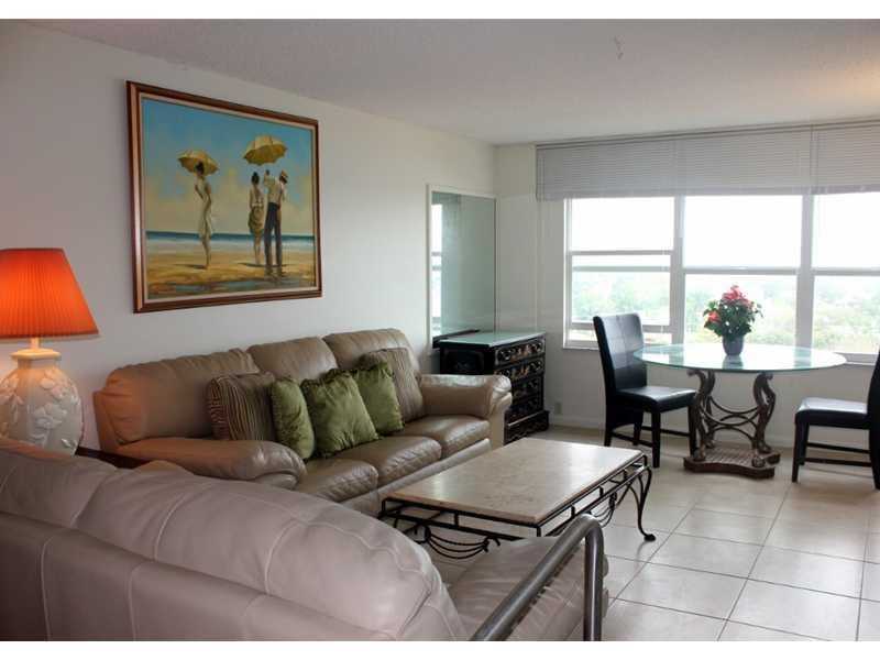 2555 Northeast 11th St, Fort Lauderdale, FL 33304