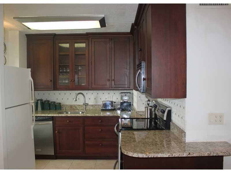 2555 Northeast 11th St, Fort Lauderdale, FL 33304