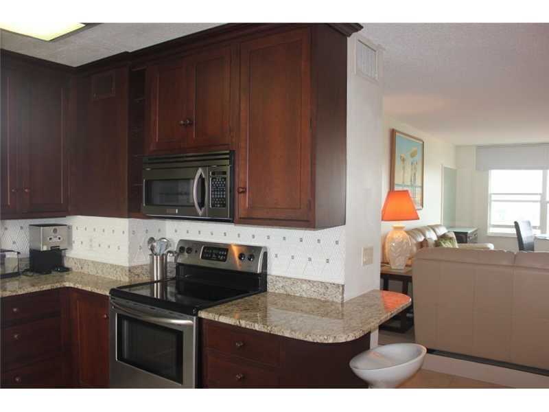 2555 Northeast 11th St, Fort Lauderdale, FL 33304