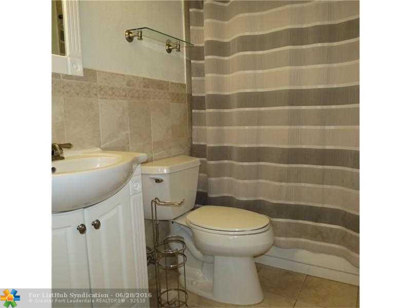 824 NE 18th Ct 824, Fort Lauderdale, FL 33305