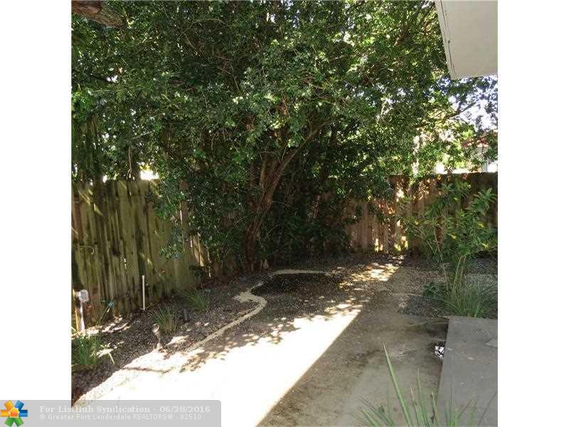 824 NE 18th Ct 824, Fort Lauderdale, FL 33305