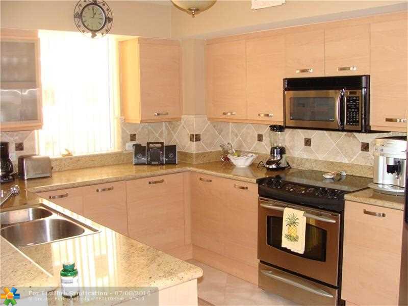 2001 N Ocean Blvd 804, Fort Lauderdale, FL 33305