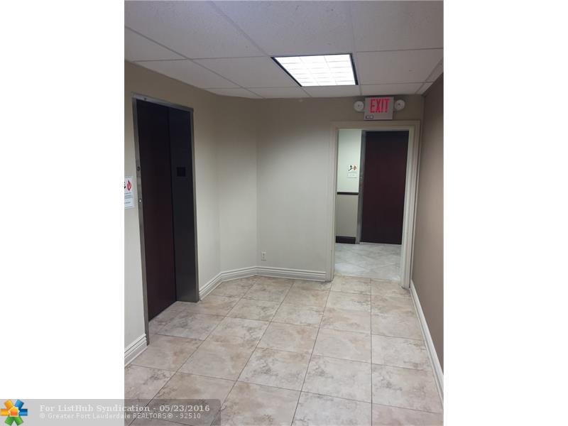 2817 E Oakland Park Blvd, Fort Lauderdale, FL 33306