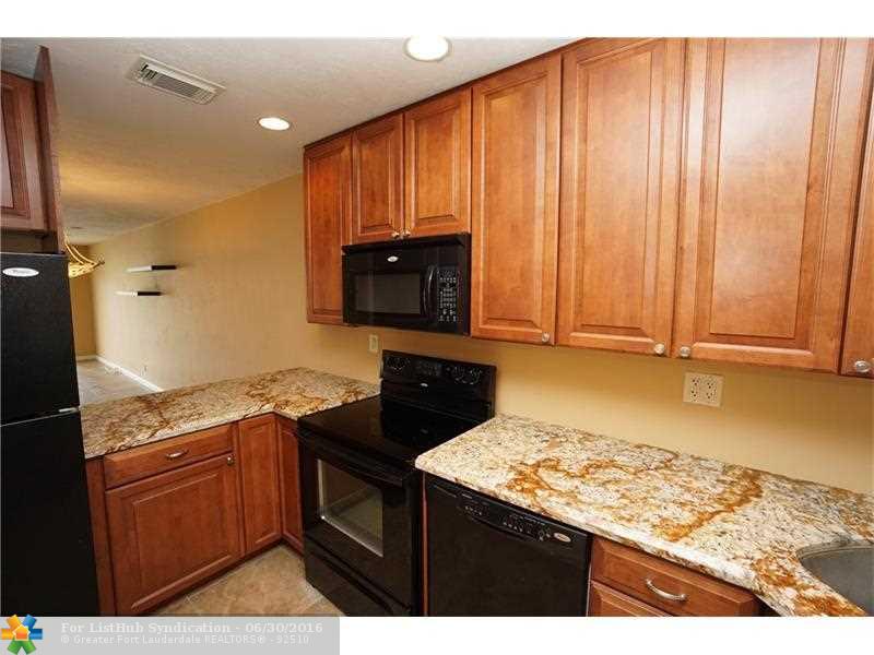 2841 NE 33rd Ct 201, Fort Lauderdale, FL 33306