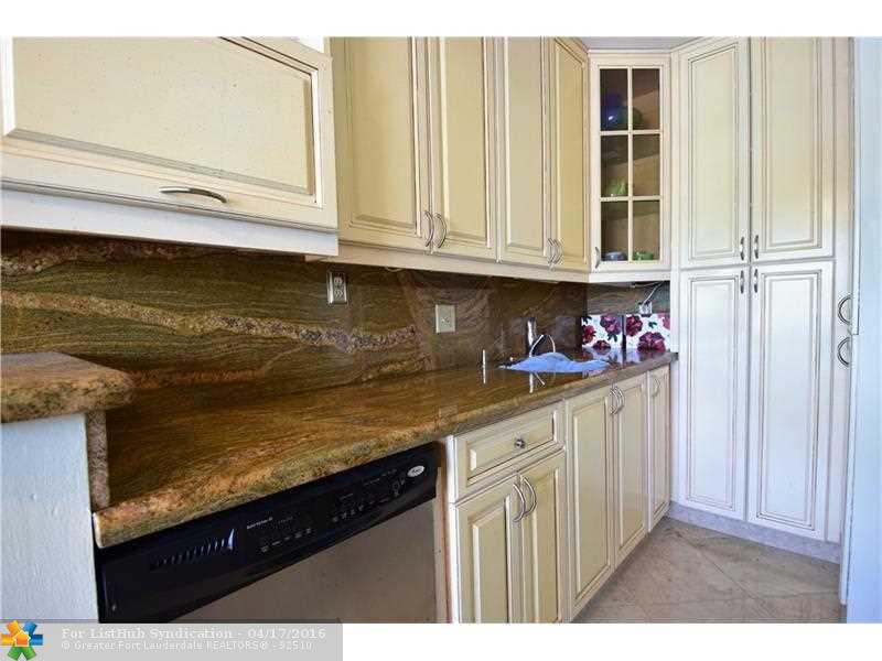 2716 NE 30th Pl 210C, Fort Lauderdale, FL 33306