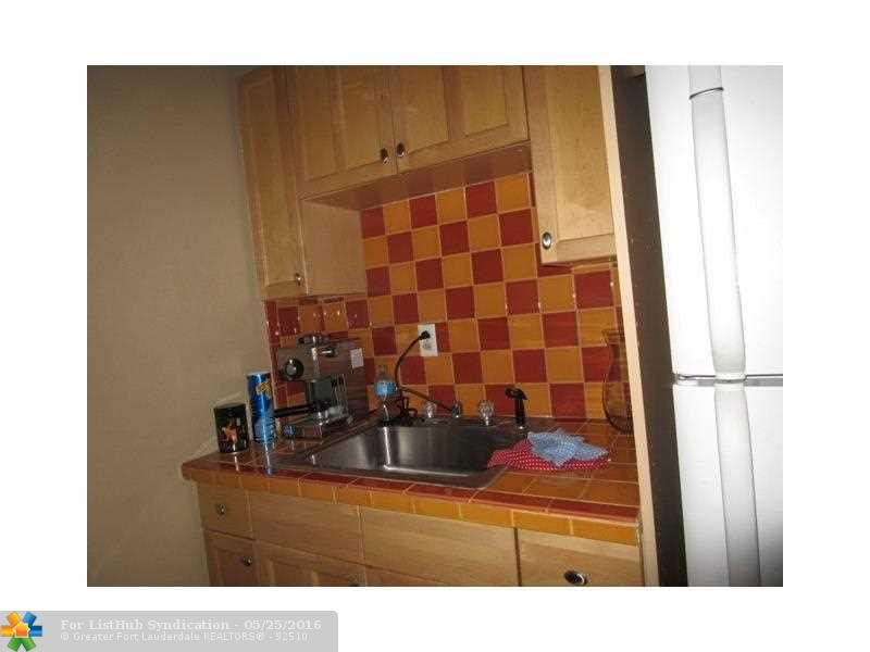 1920 NE 51st Ct 108, Fort Lauderdale, FL 33308