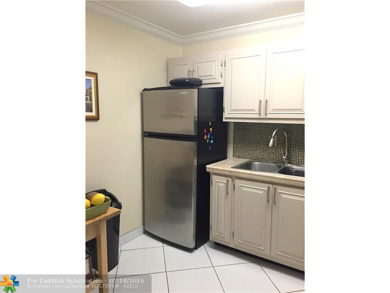 6469 Bay Club Dr 2, Fort Lauderdale, FL 33308
