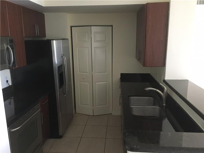 2421 NE 65th St 418, Fort Lauderdale, FL 33308
