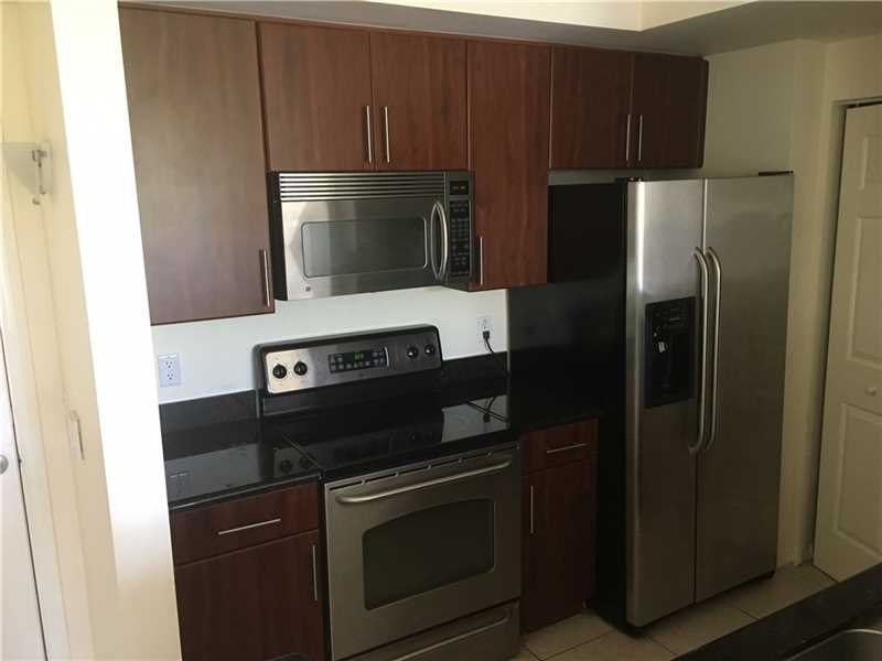 2421 NE 65th St 418, Fort Lauderdale, FL 33308