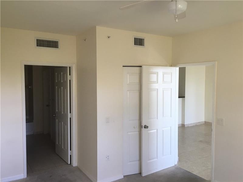 2421 NE 65th St 418, Fort Lauderdale, FL 33308