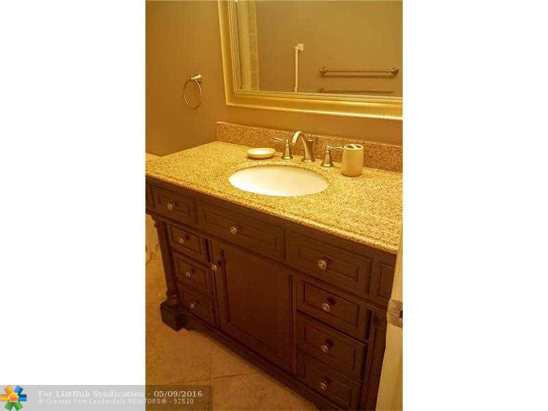 5203 NE 24th Ter 114, Fort Lauderdale, FL 33308