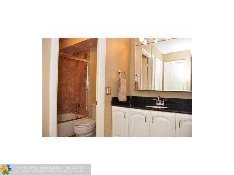 3015 N Ocean Blvd 18J, Fort Lauderdale, FL 33308