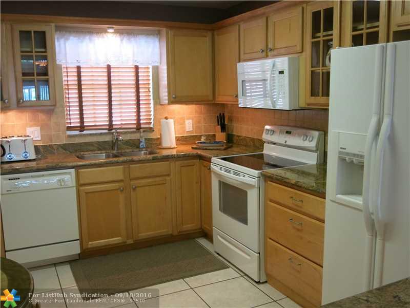 3223 NE 36th St 7, Fort Lauderdale, FL 33308