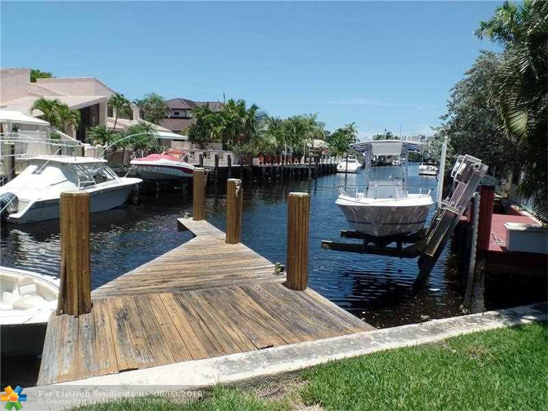 4300 Bayview Dr, Fort Lauderdale, FL 33308