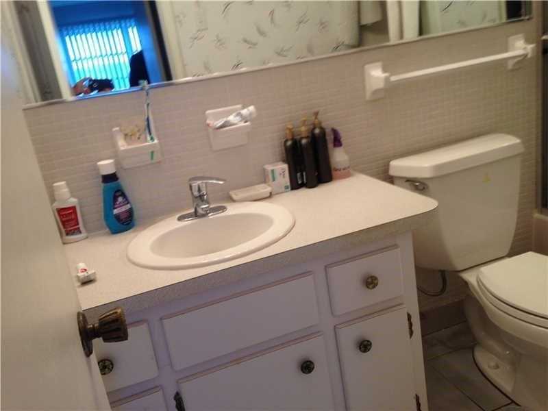 6261 Northeast 19th Ave, Fort Lauderdale, FL 33308