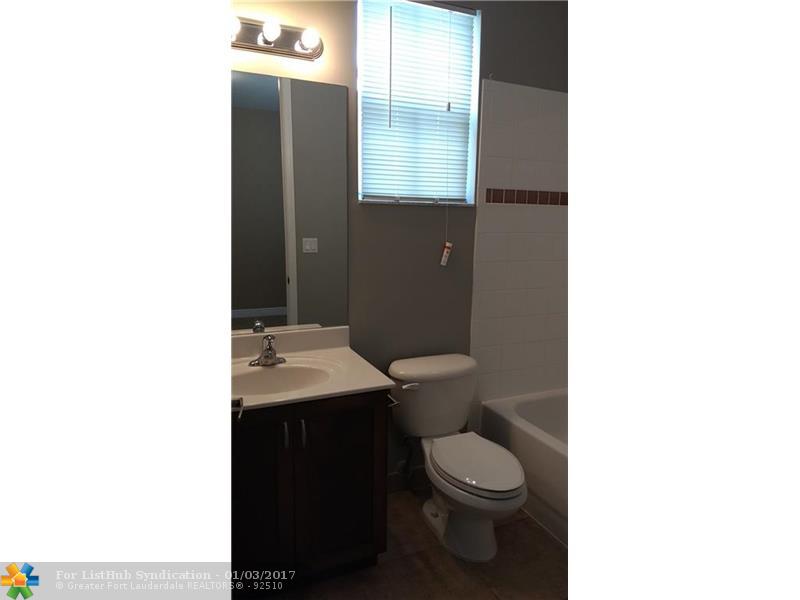 2851 W Prospect Rd 701, Tamarac, FL 33309