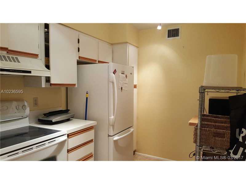 3007 North Oakland Forest Dr, Oakland Park, FL 33309