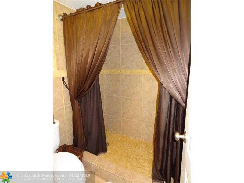 113 Lake Emerald Dr 106, Oakland Park, FL 33309