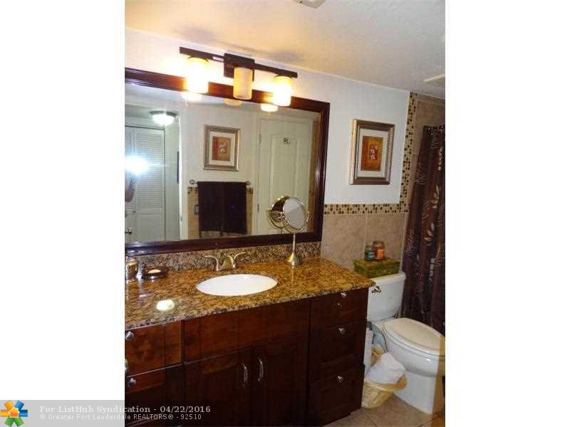 113 Lake Emerald Dr 106, Oakland Park, FL 33309