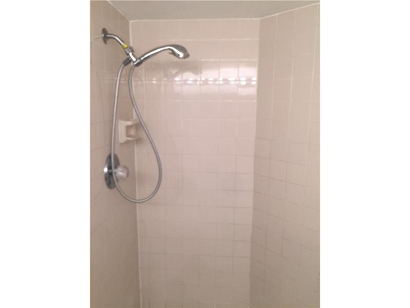 211Lake Pointe Dr, Oakland Park, FL 33309
