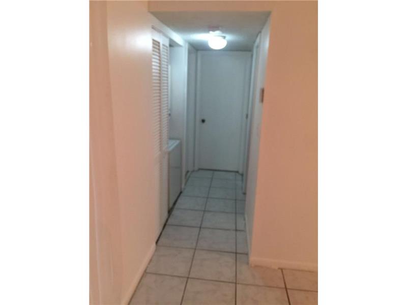 211Lake Pointe Dr, Oakland Park, FL 33309
