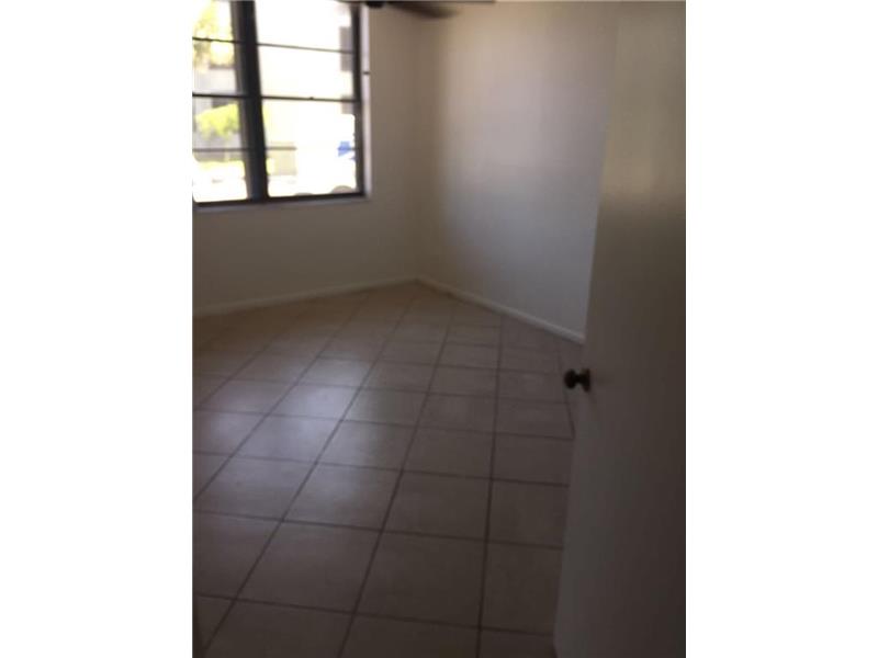 211Lake Pointe Dr, Oakland Park, FL 33309