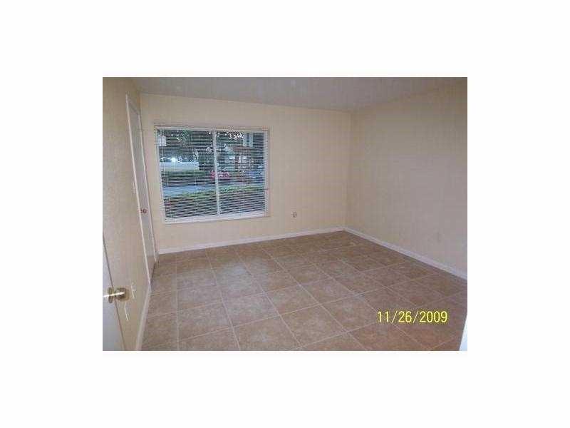 2400 Northwest 33rd St, Oakland Park, FL 33309