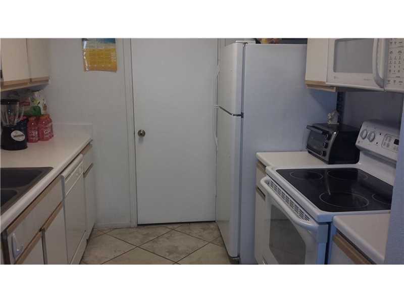 2400 Northwest 33rd St, Oakland Park, FL 33309