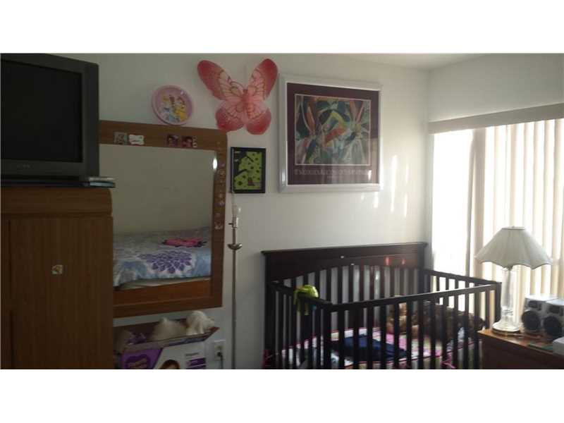 2400 Northwest 33rd St, Oakland Park, FL 33309