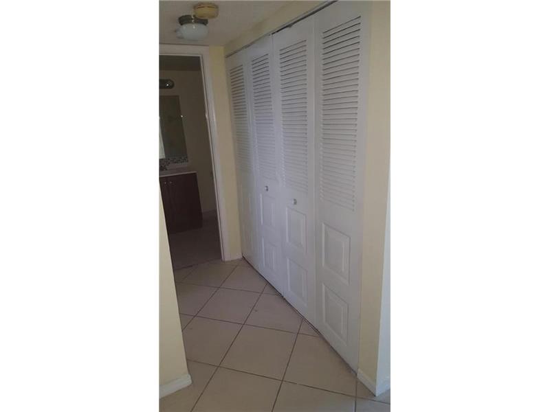 117LAKE EMERALD DR, Oakland Park, FL 33309