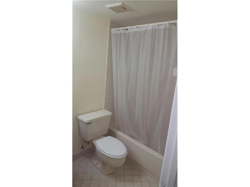 117LAKE EMERALD DR, Oakland Park, FL 33309