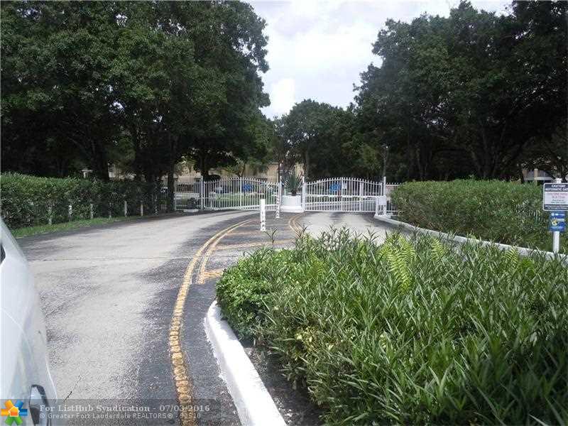 2647 NW 33rd St 2304, Oakland Park, FL 33309