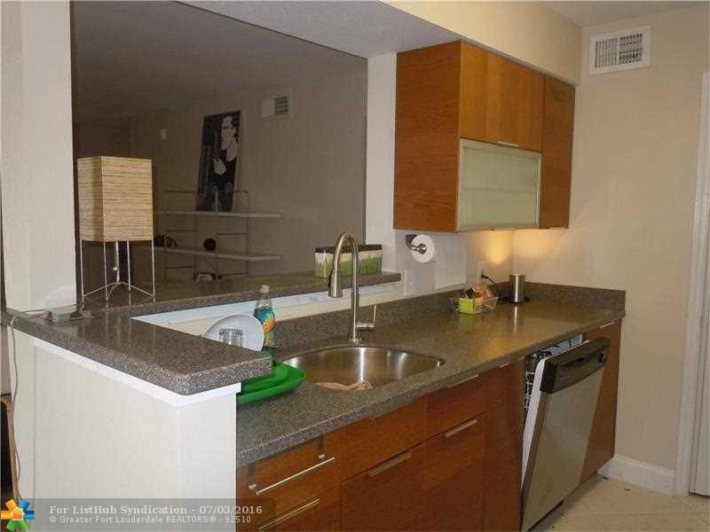 2647 NW 33rd St 2304, Oakland Park, FL 33309
