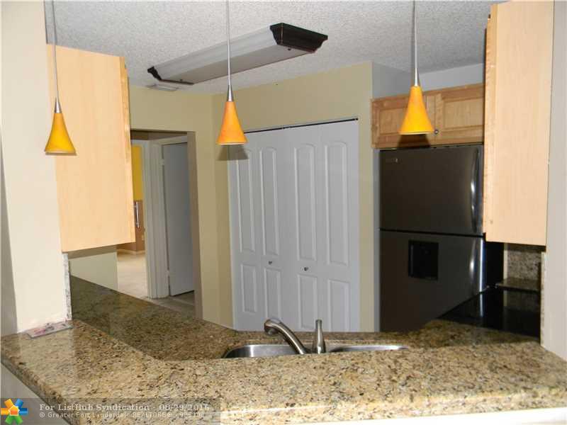 3409 NW 44th St 205, Lauderdale Lakes, FL 33309