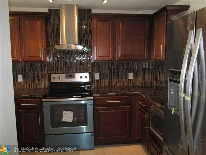 108 Royal Park Dr 4C, Oakland Park, FL 33309