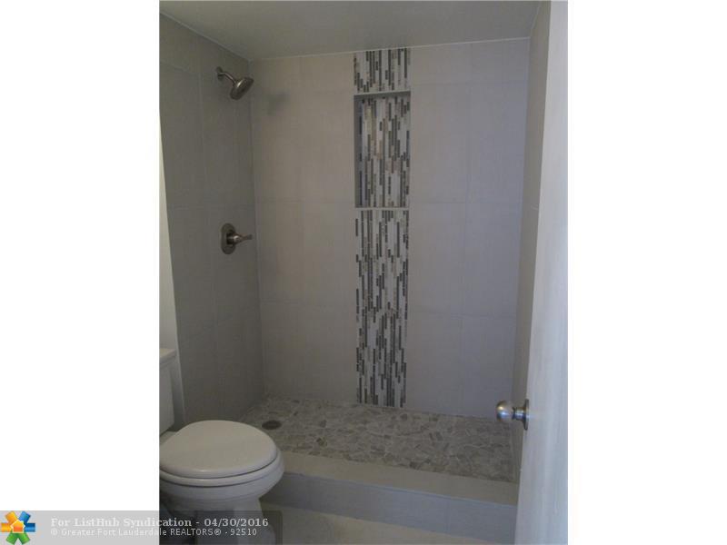 108 Royal Park Dr 4C, Oakland Park, FL 33309