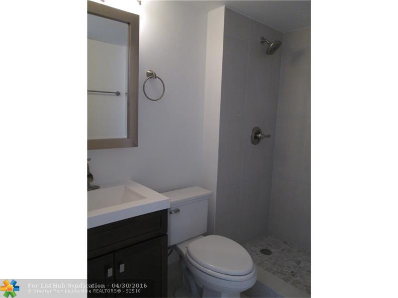 108 Royal Park Dr 4C, Oakland Park, FL 33309