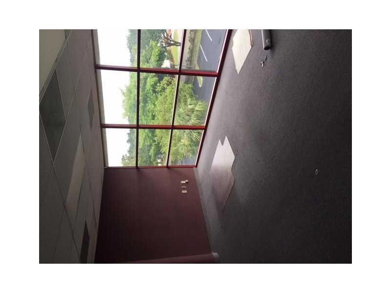 1799 West Oakland Park Blvd, Oakland Park, FL 33311