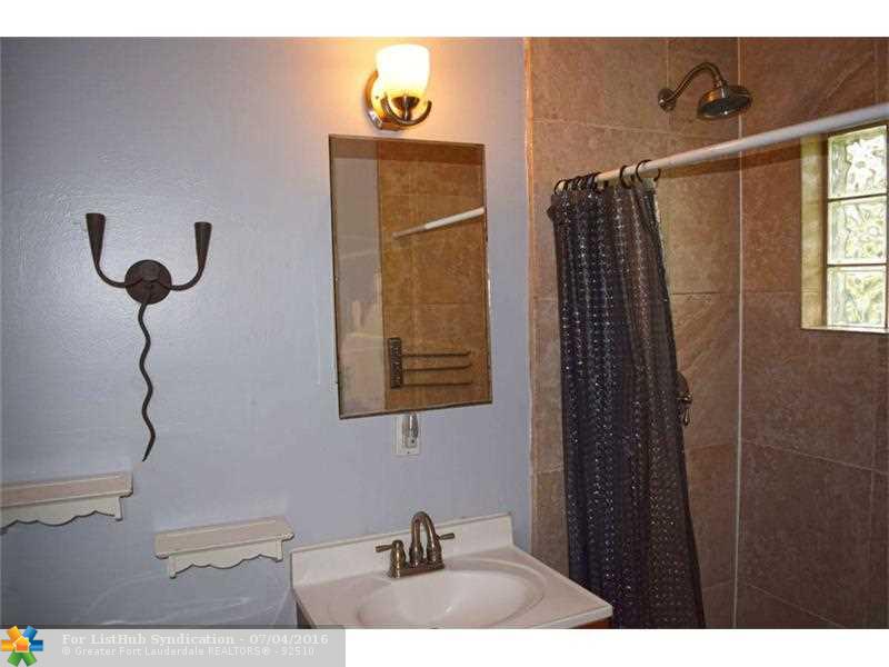 1110 NW 7th Ave 4, Fort Lauderdale, FL 33311