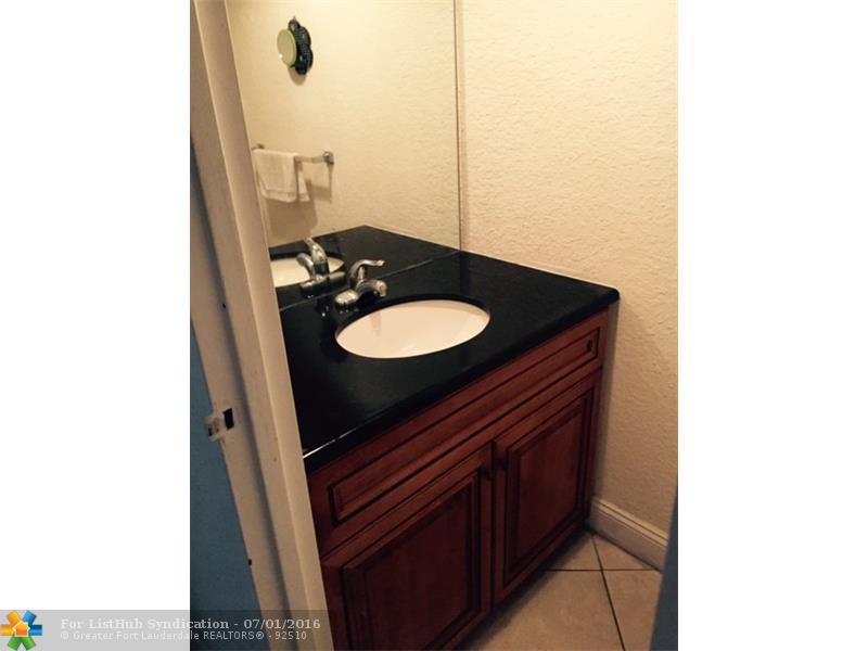 2800 Somerset Dr 100J, Lauderdale Lakes, FL 33311