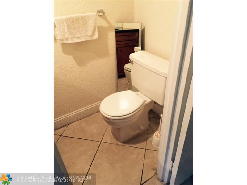 2800 Somerset Dr 100J, Lauderdale Lakes, FL 33311
