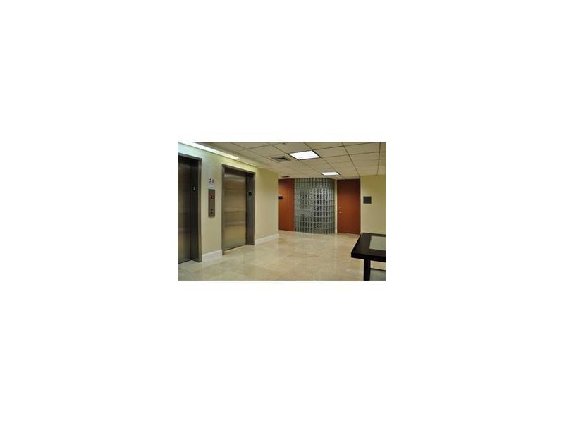 2701 West Oakland Park Blvd, Oakland Park, FL 33311