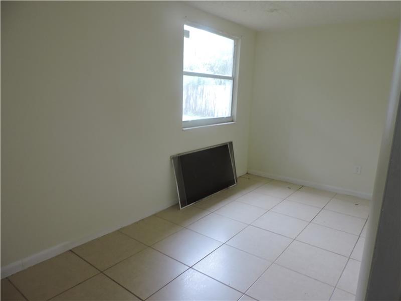 1421 Northwest 7th Ter, Fort Lauderdale, FL 33311