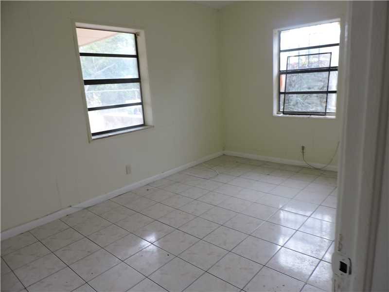 1421 Northwest 7th Ter, Fort Lauderdale, FL 33311