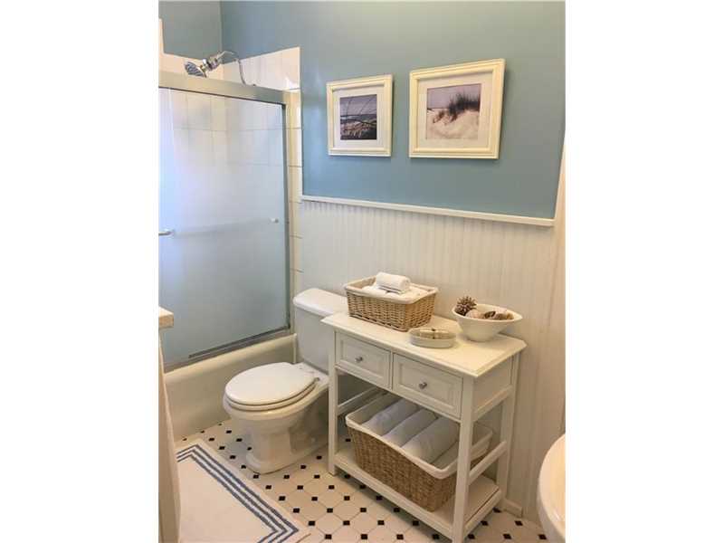 621 Southwest 14th Ter, Fort Lauderdale, FL 33312