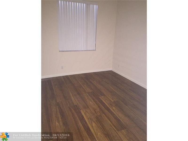 3905 SW 53rd Ct, Fort Lauderdale, FL 33312