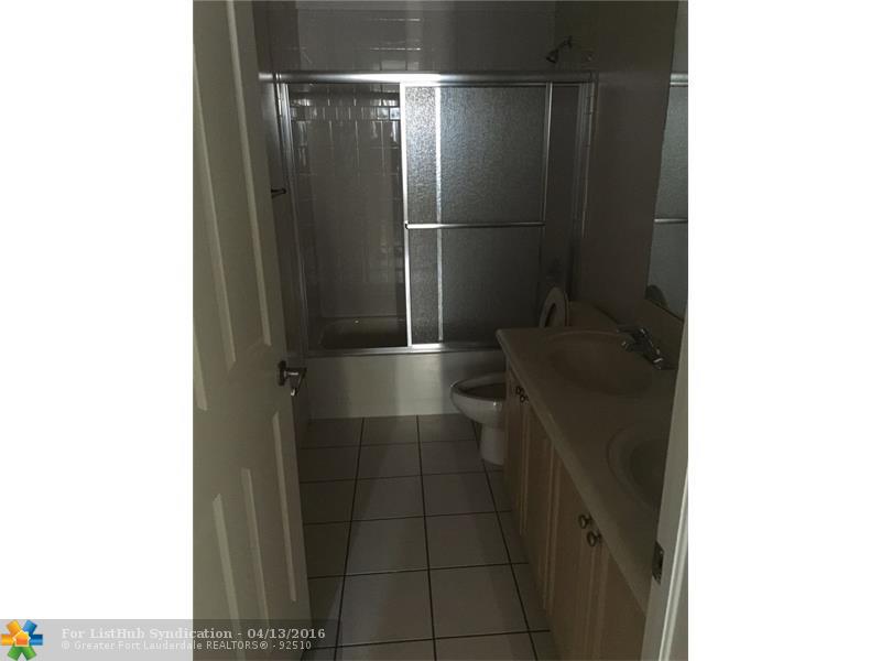 3905 SW 53rd Ct, Fort Lauderdale, FL 33312